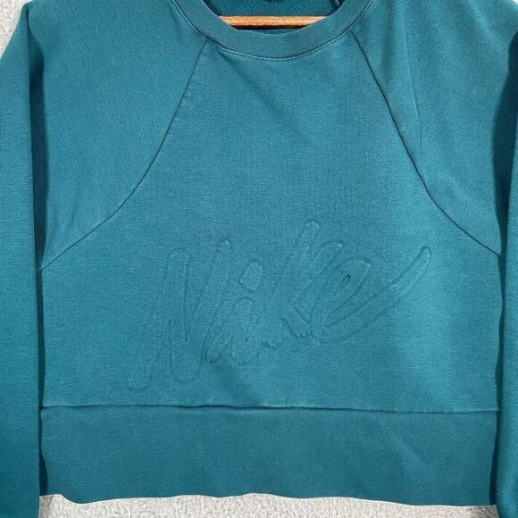Nike Sweatshirt Womens Medium Get Fit Lux Pullover Crop Top Relaxed Logo CV7248 - Picture 4 of 11